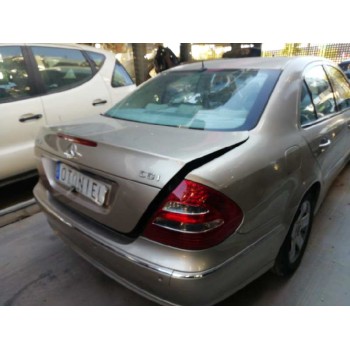mercedes-benz clase e (w211) berlina del año 2004