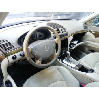 mercedes-benz clase e (w211) berlina del año 2004