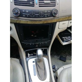 mercedes-benz clase e (w211) berlina del año 2004