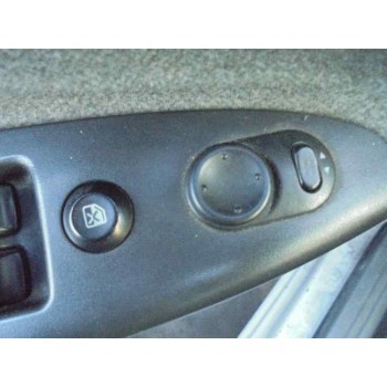 daewoo nubira berlina del año 2001