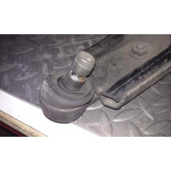 Recambio de brazo suspension inferior delantero derecho para kia shuma ii 1.6 rs 5 berlina referencia OEM IAM   