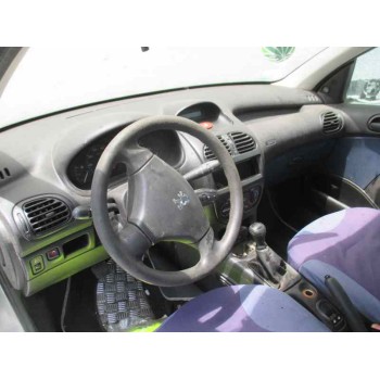 peugeot 206 berlina del año 2002