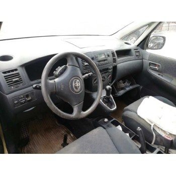 toyota corolla verso (e12) del año 2003