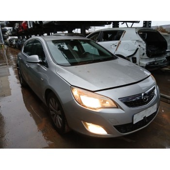 opel astra j (p10) del año 2010