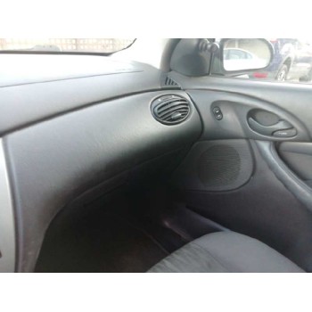 ford focus berlina (cak) del año 2004