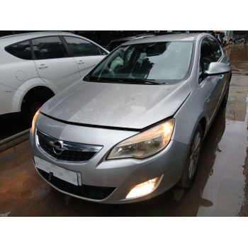 opel astra j (p10) del año 2010