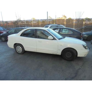 daewoo nubira berlina del año 2001