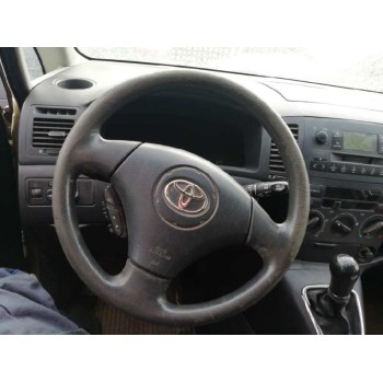toyota corolla verso (e12) del año 2003