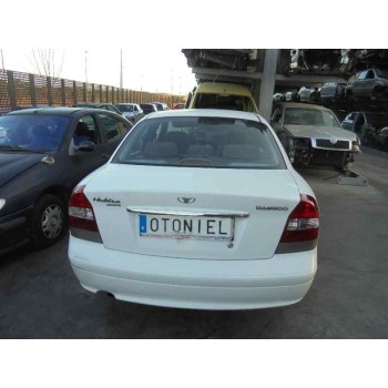 daewoo nubira berlina del año 2001