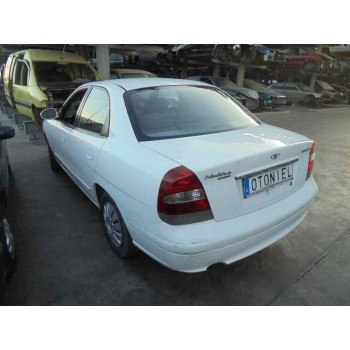 daewoo nubira berlina del año 2001