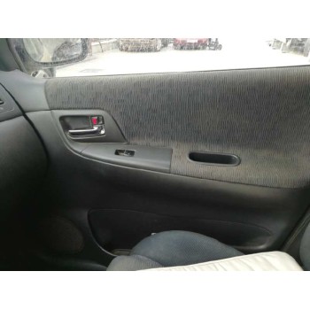 toyota corolla verso (e12) del año 2003