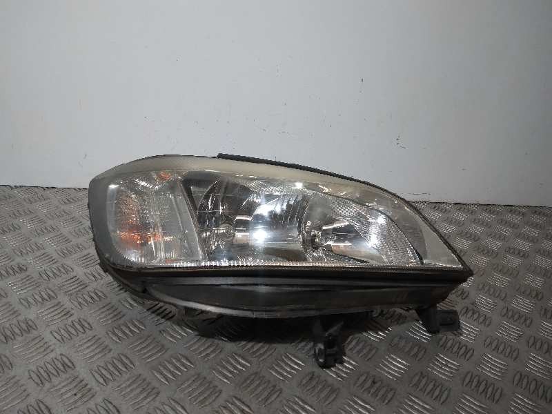 Recambio de faro derecho para opel zafira a elegance referencia OEM IAM 67716821 SOPORTE ROTO 