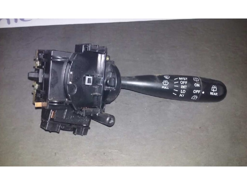 Recambio de mando limpia para toyota yaris (ncp1/nlp1/scp1) 1.0 linea luna referencia OEM IAM   