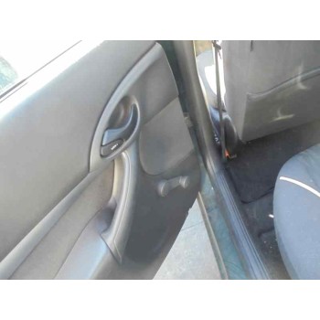 ford focus berlina (cak) del año 2004