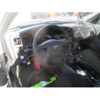 nissan primera berlina (p11) del año 2002