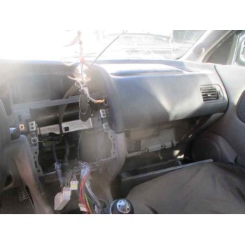 nissan primera berlina (p11) del año 2002