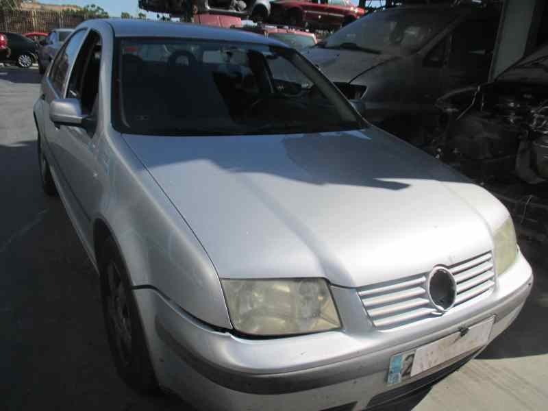 VOLKSWAGEN BORA BERLINA (1J2)