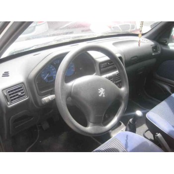 peugeot 106 (s2) del año 2001
