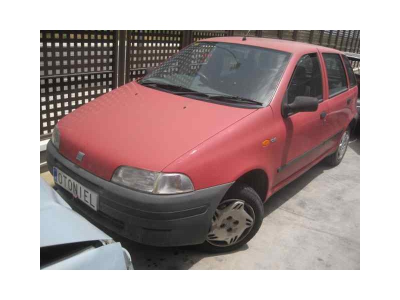 FIAT PUNTO BERLINA (176)