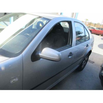 volkswagen bora berlina (1j2) del año 2001