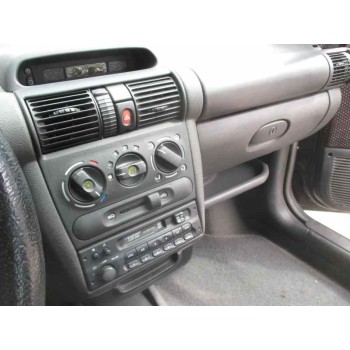 opel corsa b del año 1996