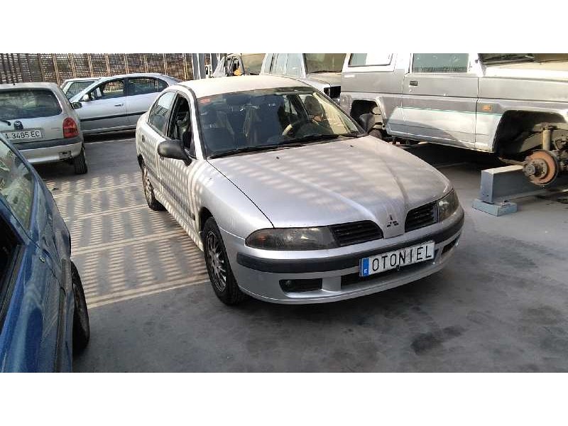 mitsubishi carisma berlina 5 (da0) del año 2003