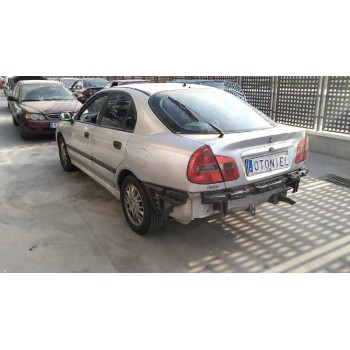 mitsubishi carisma berlina 5 (da0) del año 2003