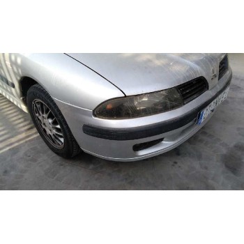 mitsubishi carisma berlina 5 (da0) del año 2003