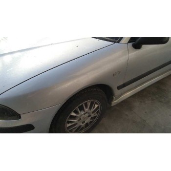 mitsubishi carisma berlina 5 (da0) del año 2003