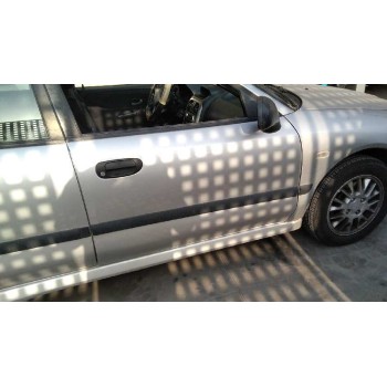 mitsubishi carisma berlina 5 (da0) del año 2003