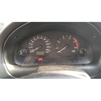 mitsubishi carisma berlina 5 (da0) del año 2003