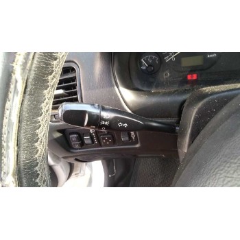 mitsubishi carisma berlina 5 (da0) del año 2003