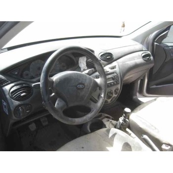 ford focus berlina (cak) del año 2000