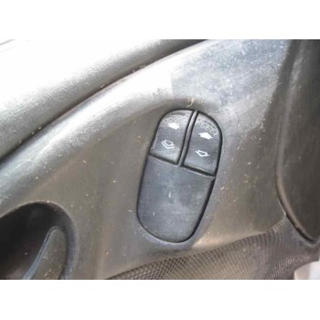 ford focus berlina (cak) del año 2000