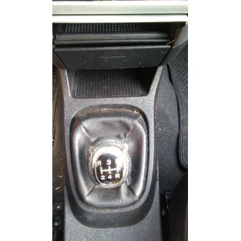 mitsubishi carisma berlina 5 (da0) del año 2003