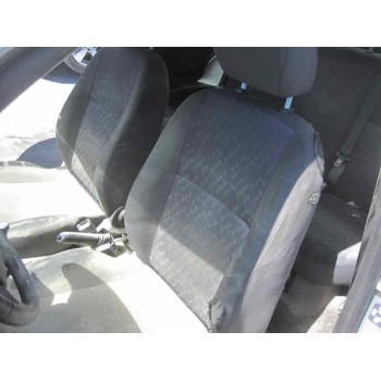 ford focus berlina (cak) del año 2000