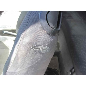 ford focus berlina (cak) del año 2000