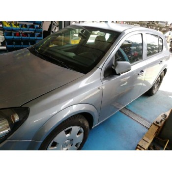 opel astra h berlina del año 2004