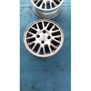 mitsubishi carisma berlina 5 (da0) del año 2003