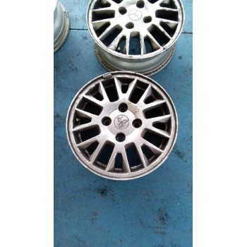 mitsubishi carisma berlina 5 (da0) del año 2003