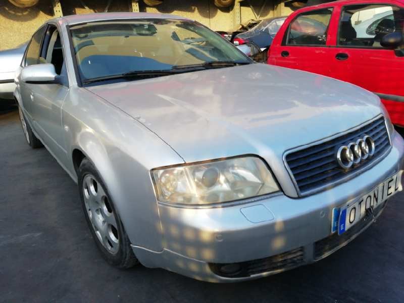 AUDI A6 BERLINA (4B2)