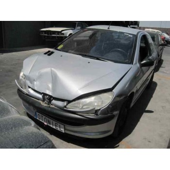 peugeot 206 berlina del año 2002