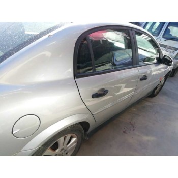 opel vectra c berlina del año 2002