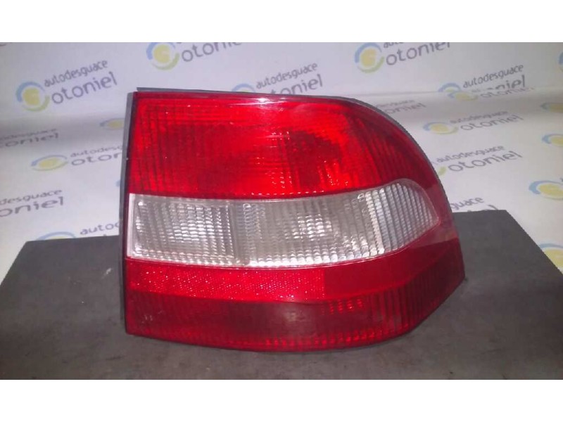 Recambio de piloto trasero derecho para opel vectra b berlina básico referencia OEM IAM  4P 1ª SERIE