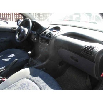 peugeot 206 berlina del año 2001