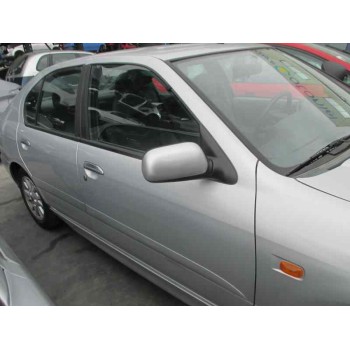 nissan primera berlina (p11) del año 2002