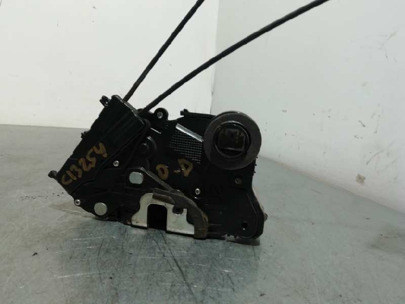 Recambio de cerradura puerta delantera derecha para toyota yaris 1.0 cat referencia OEM IAM 690300D140 6 PIN 5P