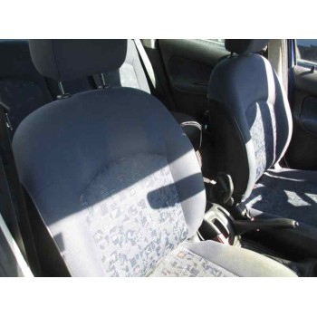 peugeot 206 berlina del año 2001