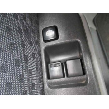 nissan primera berlina (p11) del año 2002