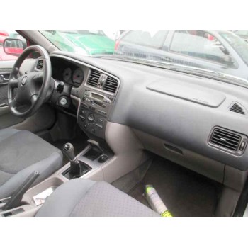 nissan primera berlina (p11) del año 2002